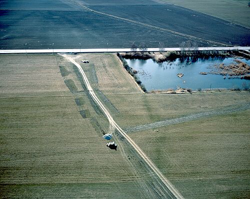 030426dam1.jpg